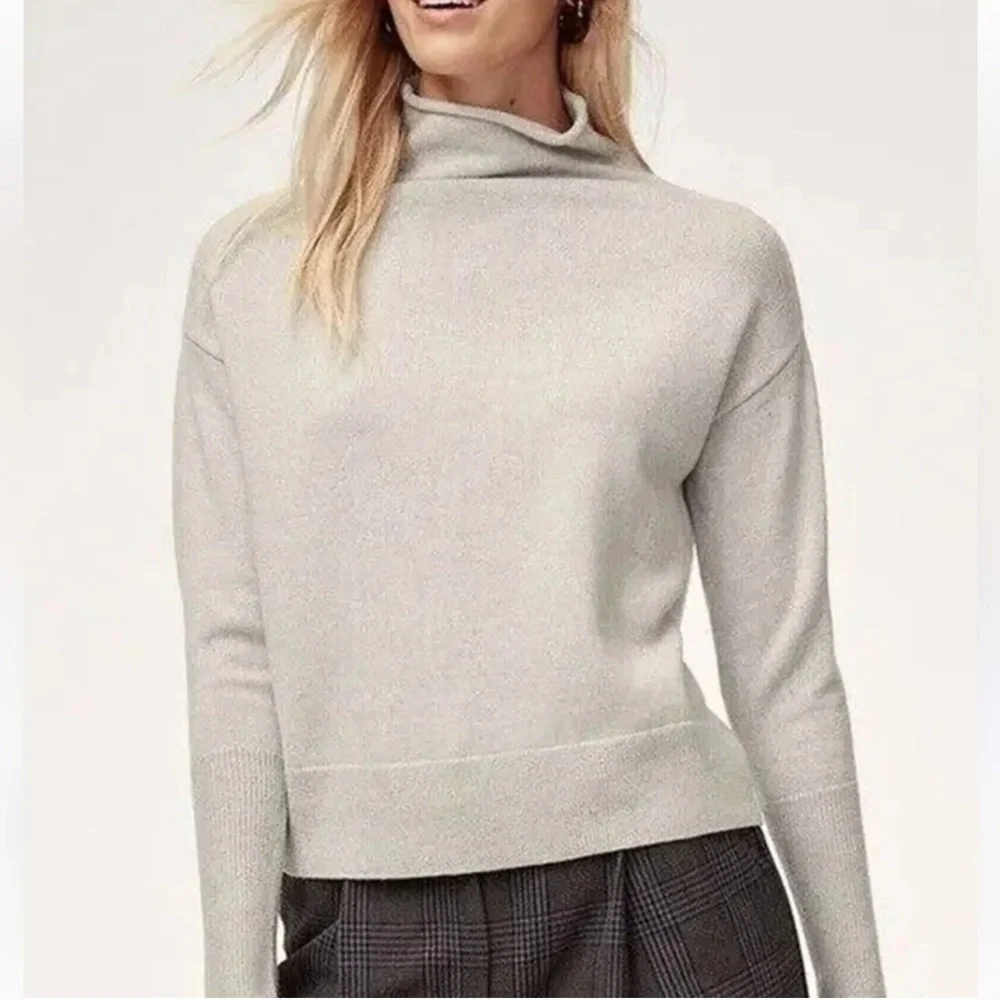 Wilfred Aritzia Light Oatmeal Gray 100% Merino Wool Mock Neck Crew Sweater XS - Picture 1 of 6